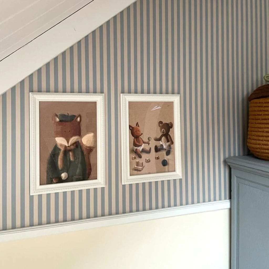 Papier Peint Rayures Vintage Douces – Beige et Bleu