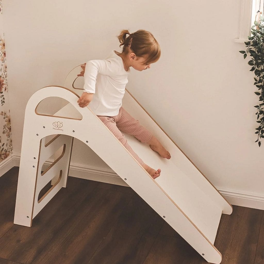 Toboggan Scandinave en Bois pour Enfants