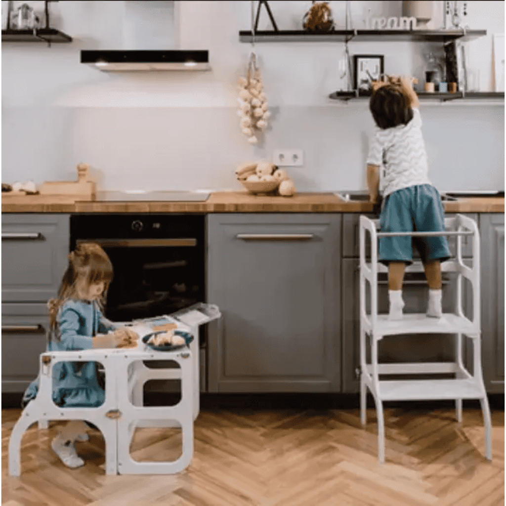 STEP’n’SIT® 2-in-1 Evolving Learning Tower in BurlyWood | Motricidade Tinitto – Made in Europe