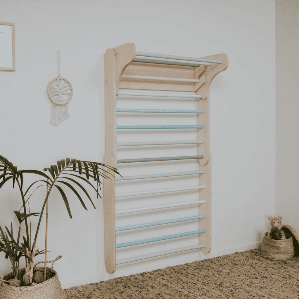 Triangle d'Escalade Pikler avec Mur Suédois en Pastel | Motricidade Tinitto – Fabrication européenne