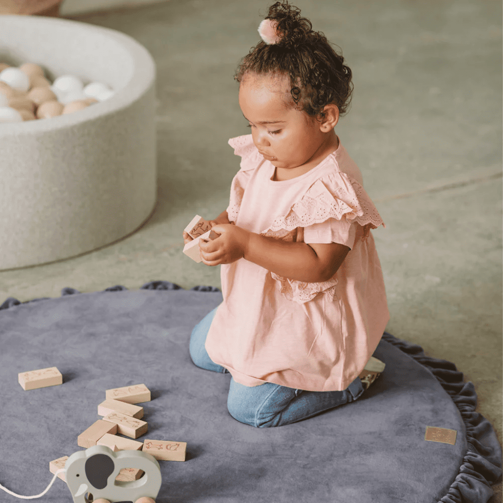 Velura – Tappeto da gioco rotondo in morbido velluto per neonati in MidnightBlue | Conforto Tinitto – Prodotto in Europa